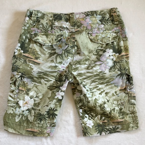ZARA Women's Tropical Print Shorts - Size 2 - Picture 2 of 8